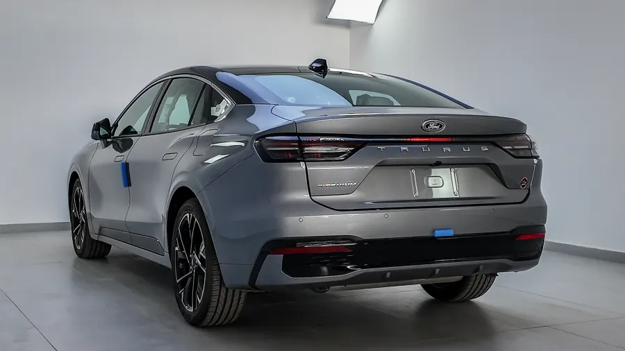 Taurus Titanium FACELIFT - lang.Exterior image 4