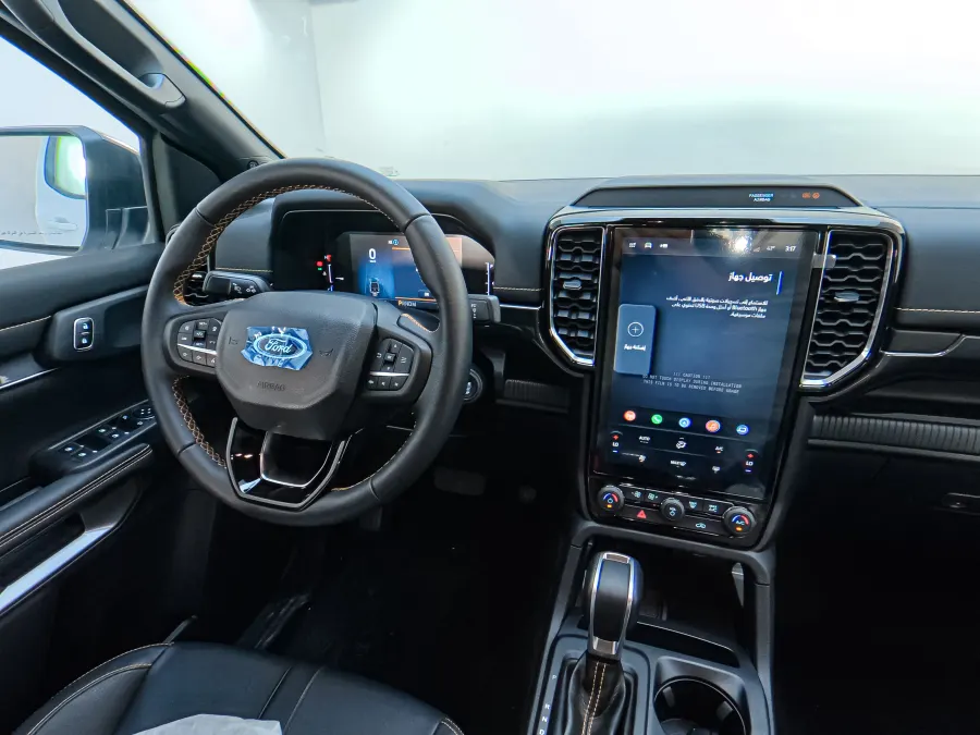 Rnager WILDTRUCK - Interior image 4