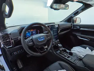 Rnager WILDTRUCK - Interior thumbnail 1