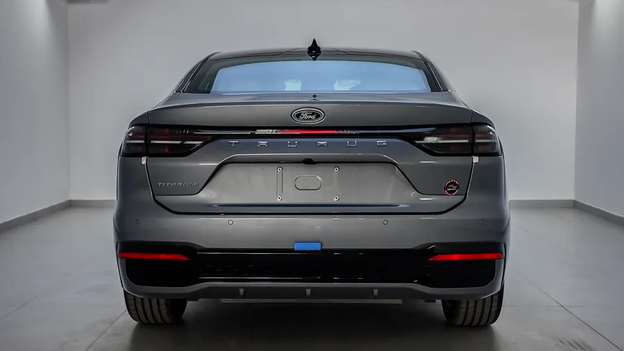 Taurus Titanium FACELIFT - lang.Exterior image 3