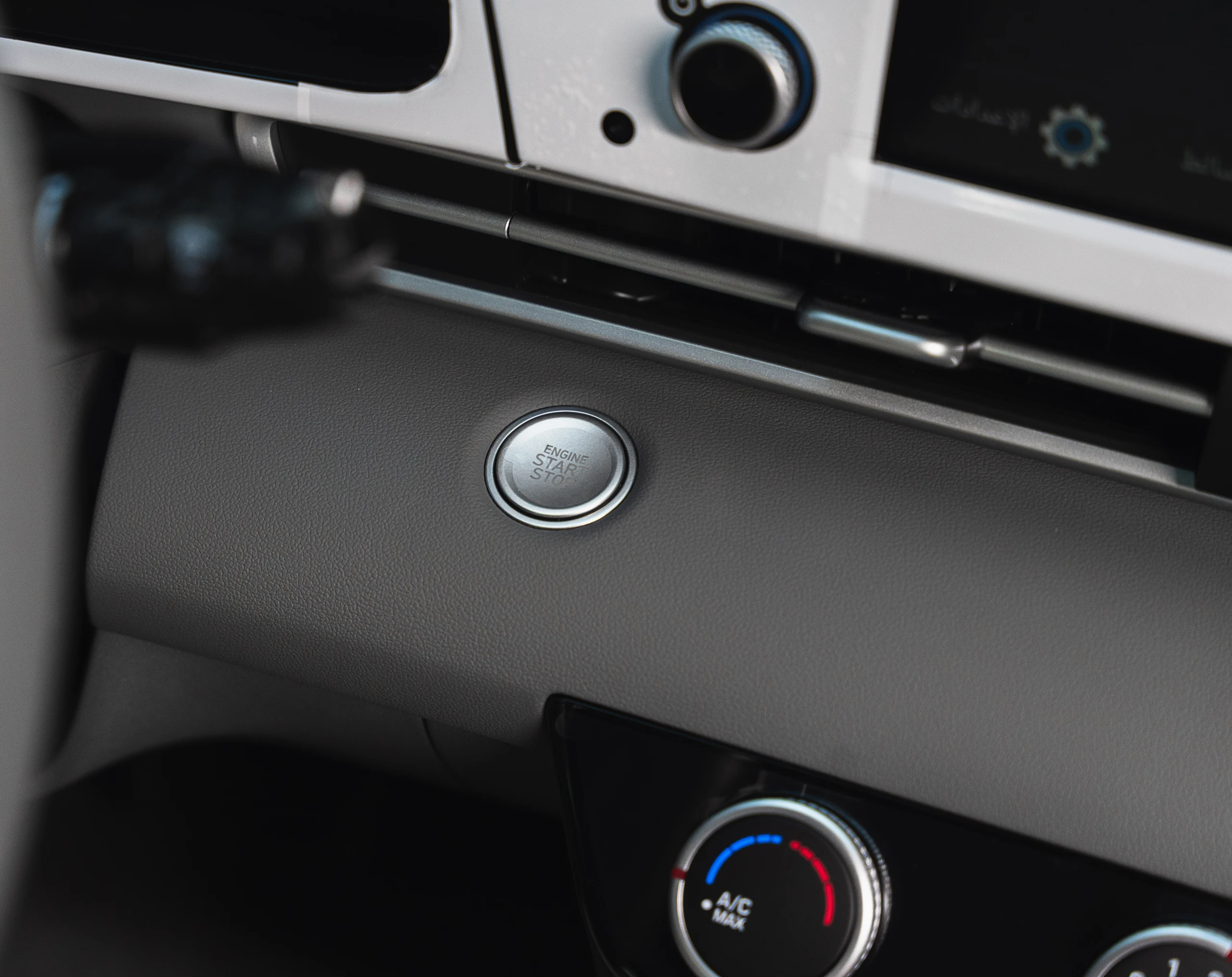 Elanrta Smart Plus 2.0L - Interior image 2