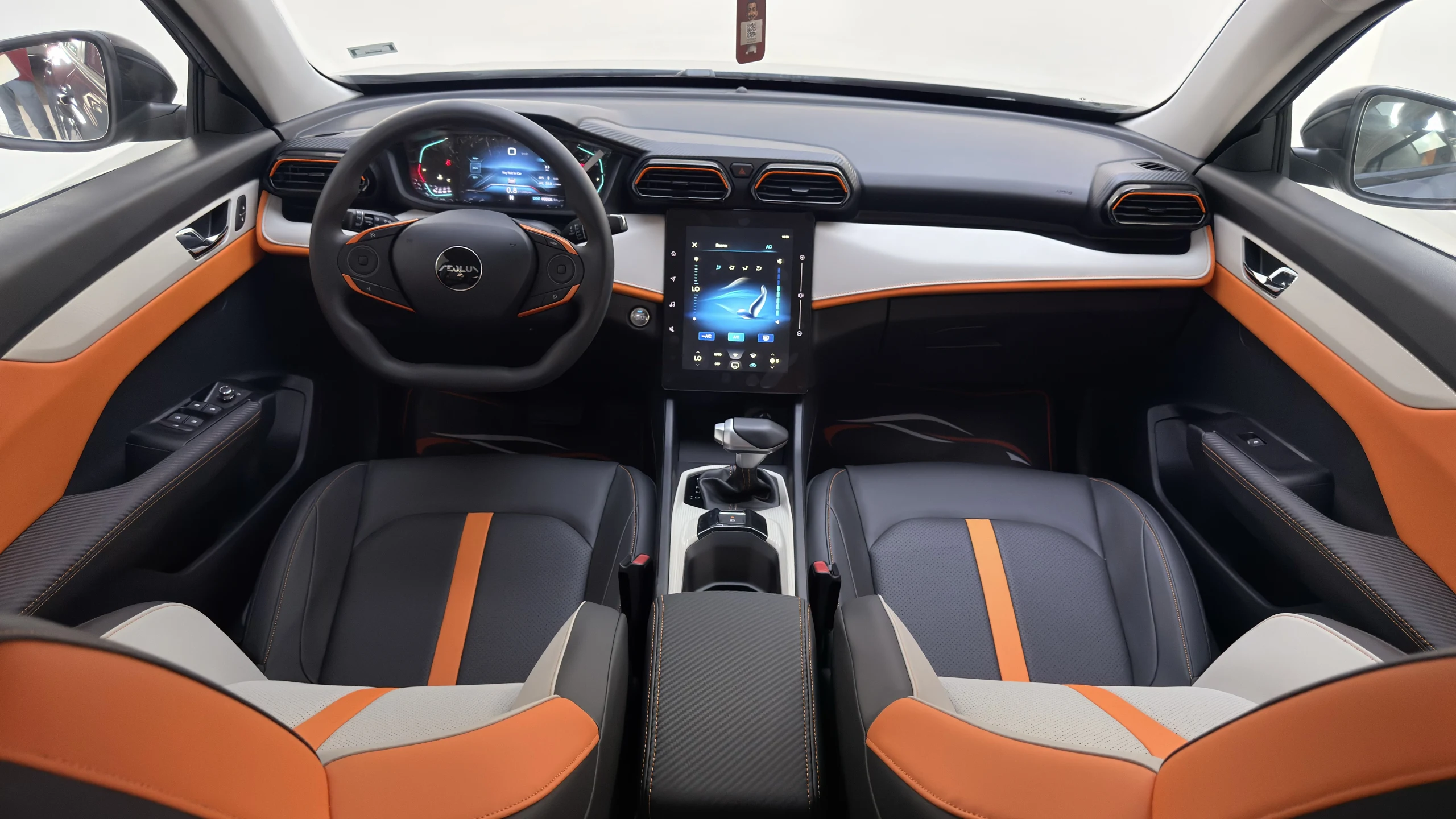 Dongfeng - Interior image 6