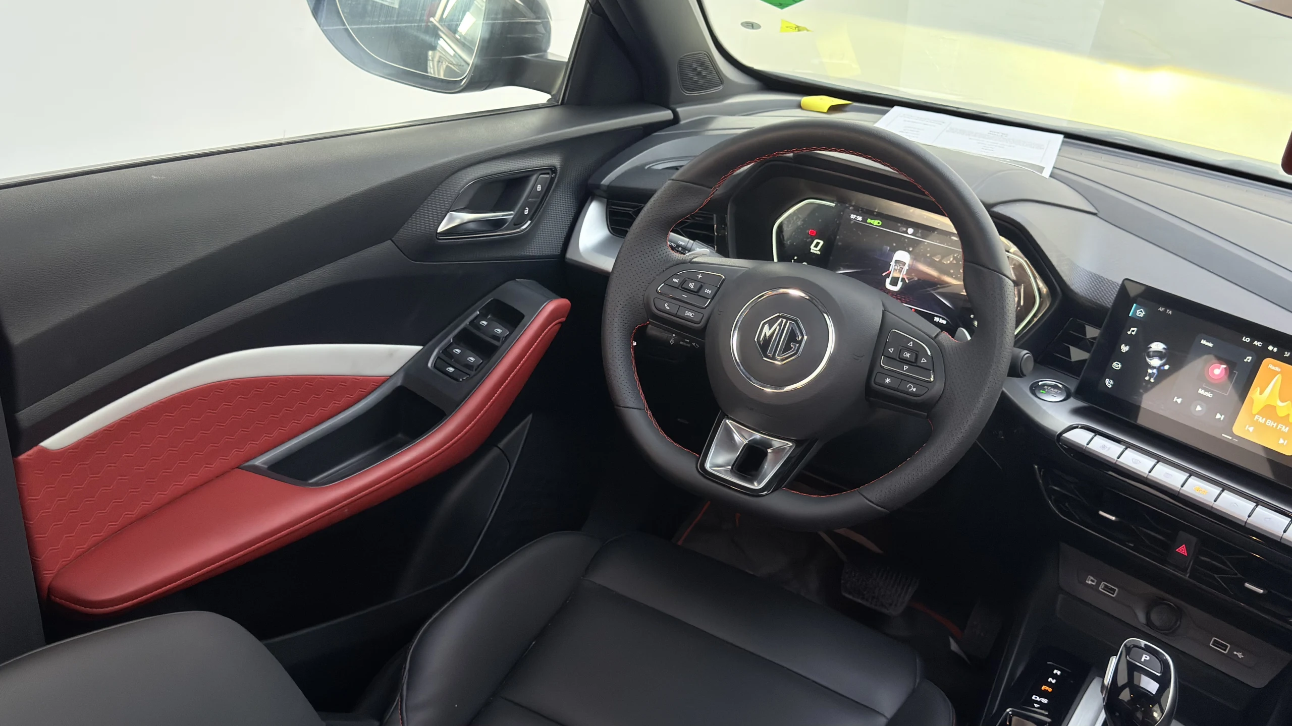 GT DELUX - Interior image 6