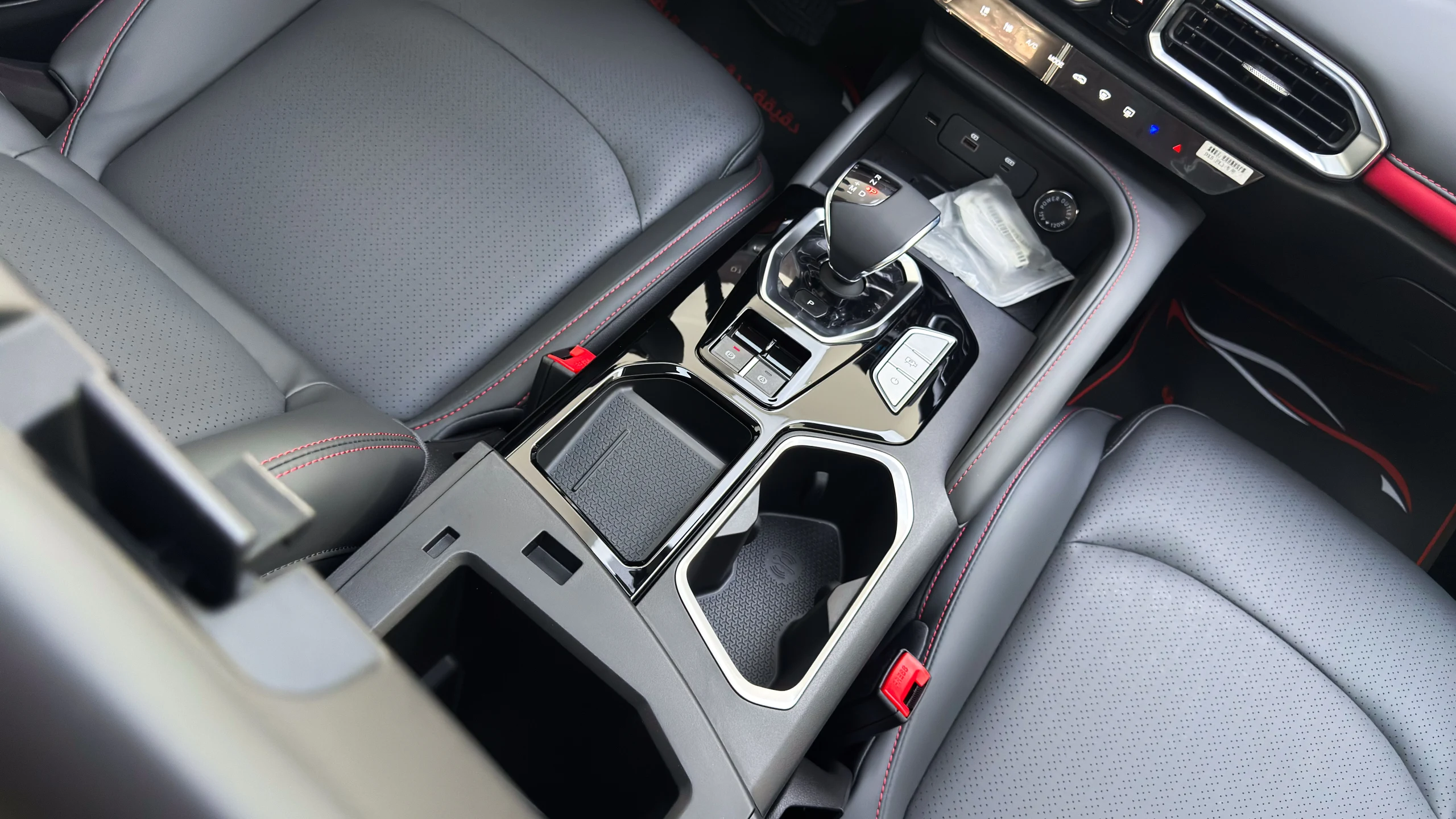 x50 premium - Interior image 6