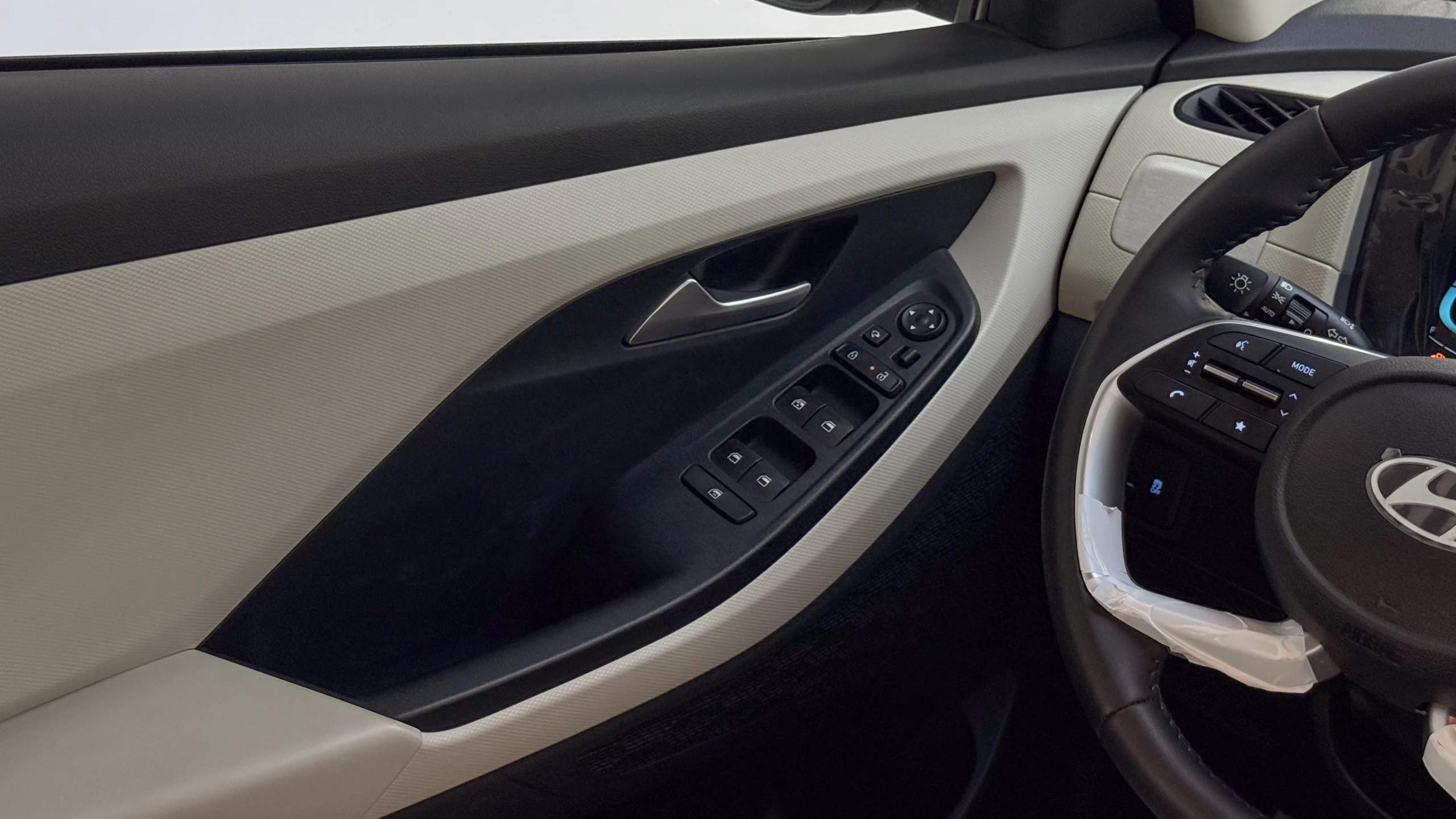 CRETA SMART - Interior image 10