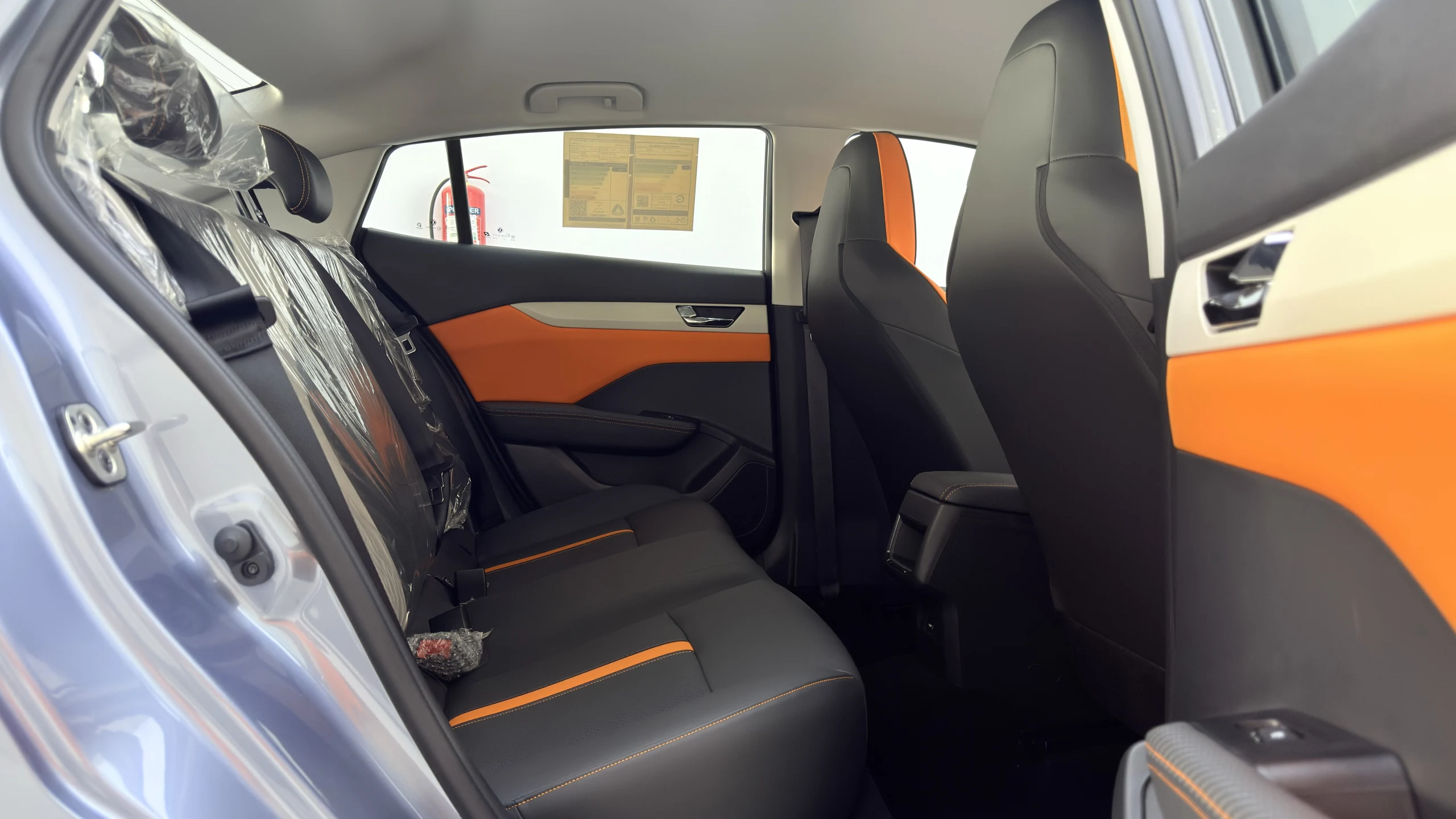 Dongfeng - Interior image 9