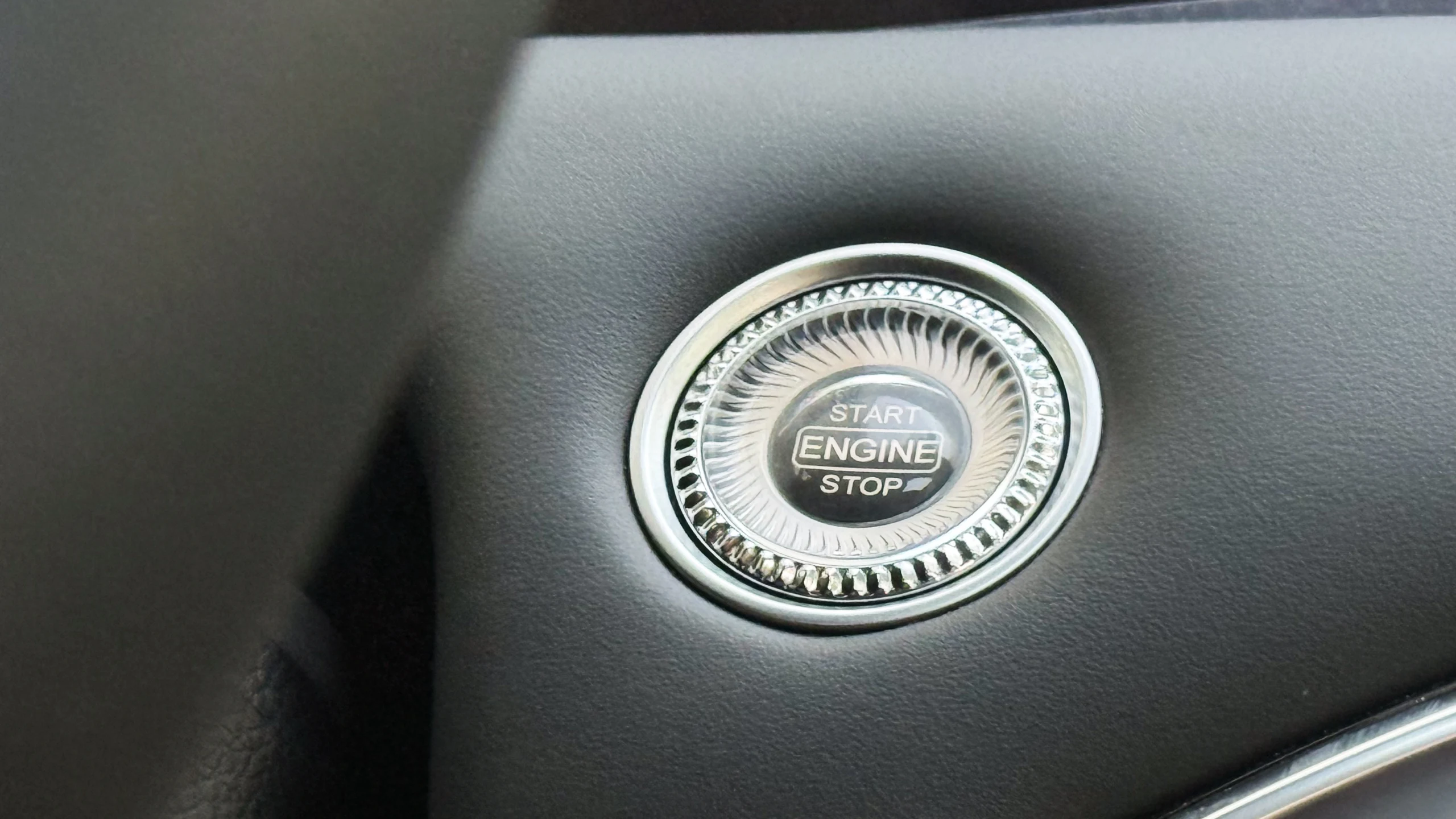 x50 premium - Interior image 5