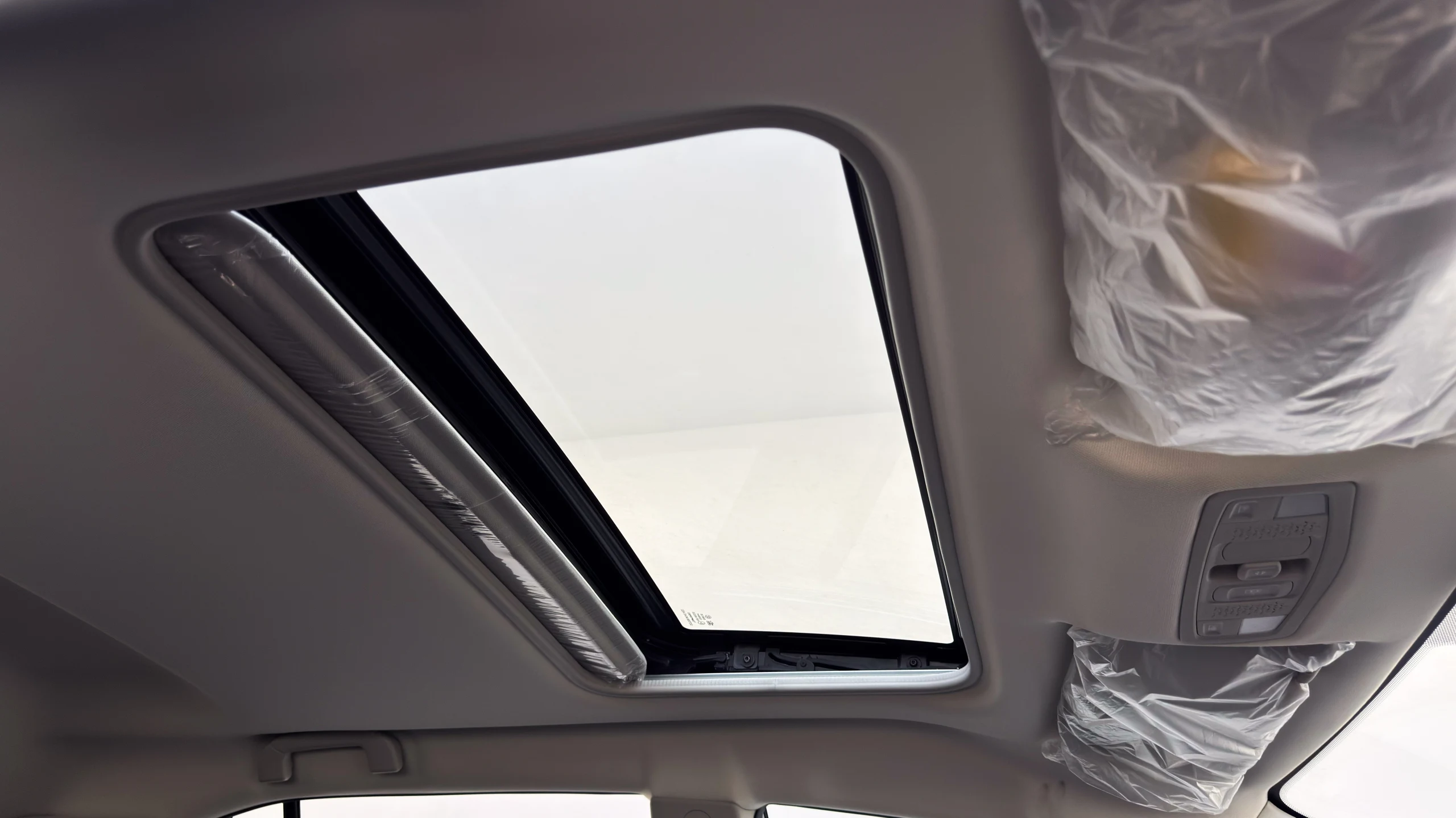 x50 premium - Interior image 2