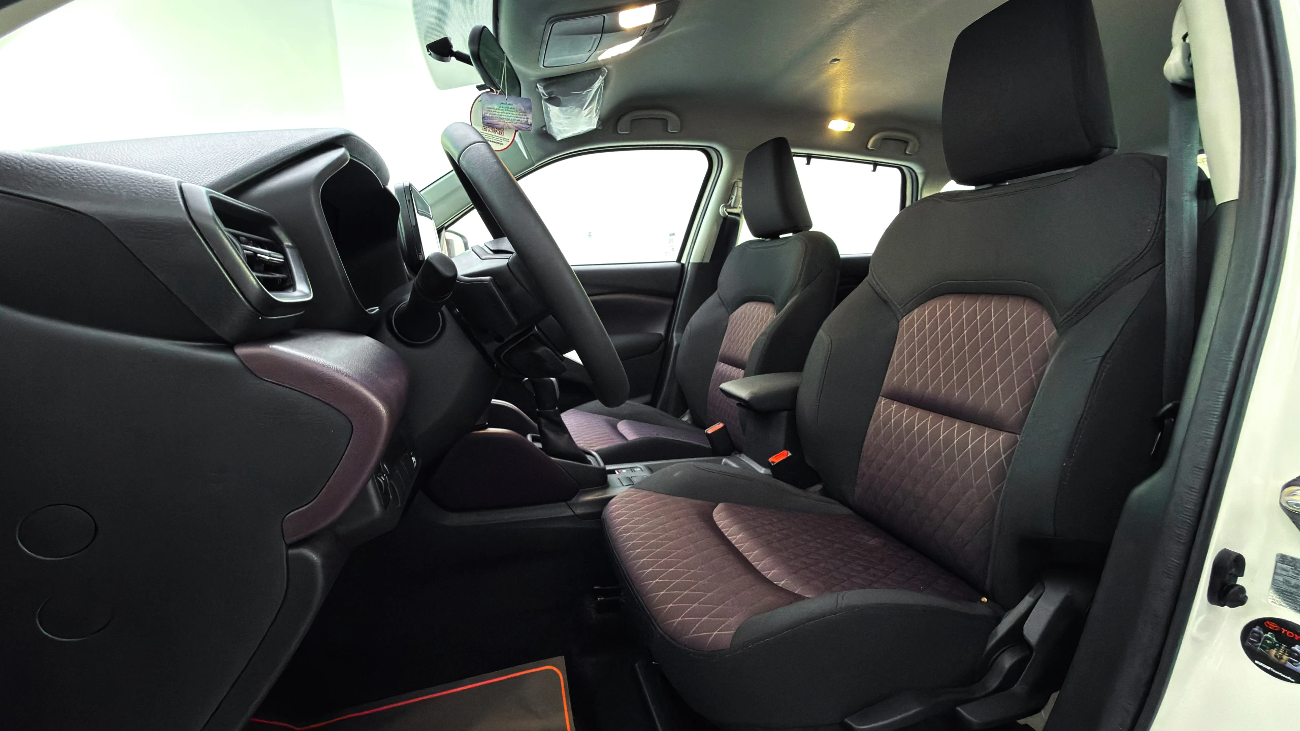 Toyota Urban Cruiser 2025 GL - Interior image 10