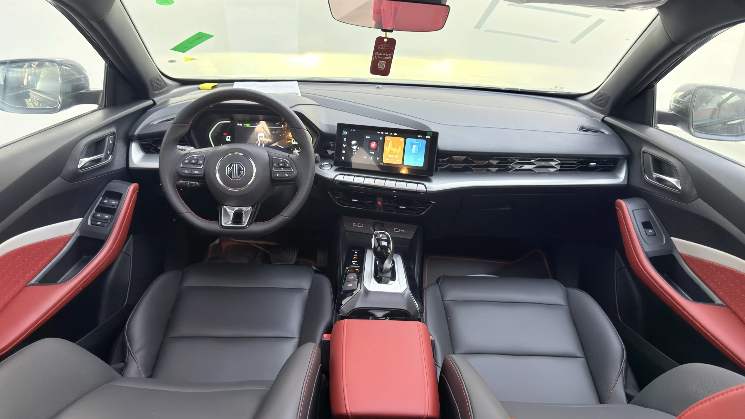 GT DELUX - Interior image 4
