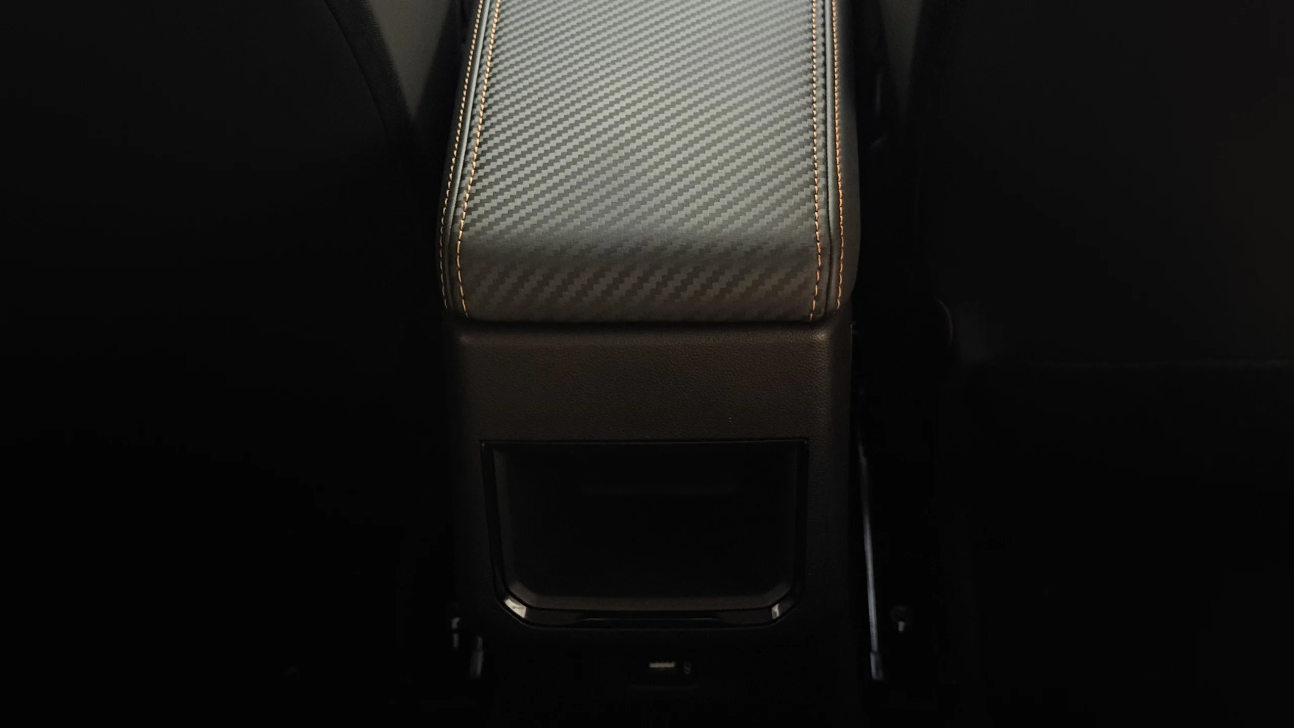Dongfeng - Interior image 8
