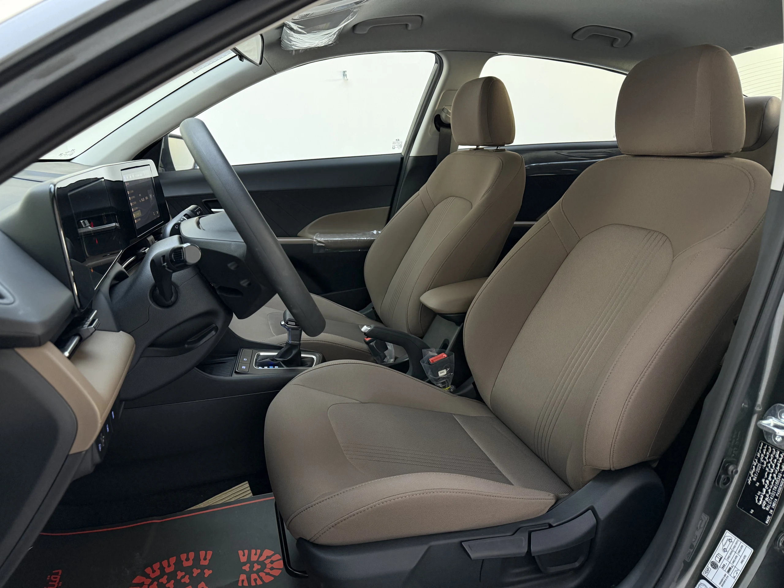 Hyundai Accent Smart - Interior image 7