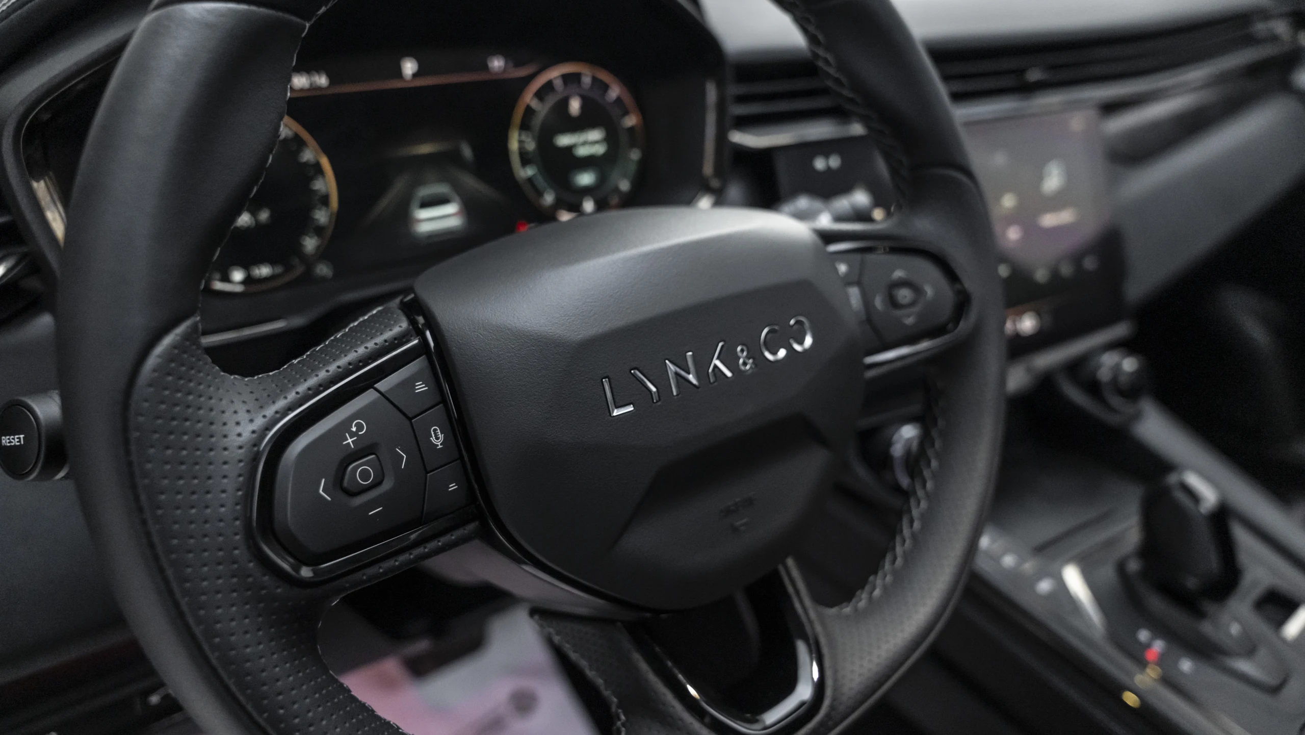 LYNK & C0 01 Hyper Pro - Interior image 10