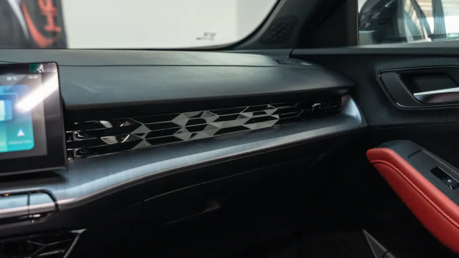 GT Comfort - Interior image 5