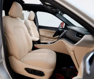 Grand Cherokee limited plus - Interior thumbnail 1