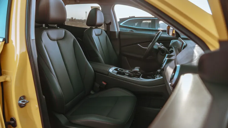 FORTHING T5 SPORT - Interior image 1