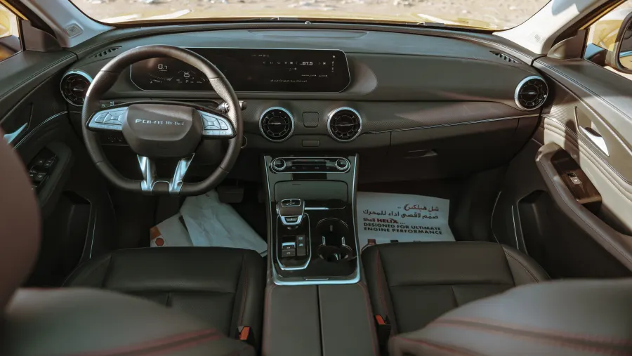FORTHING T5 SPORT - Interior image 2