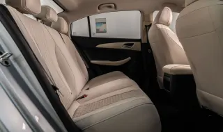 MG 5 DELUX - Interior thumbnail 8