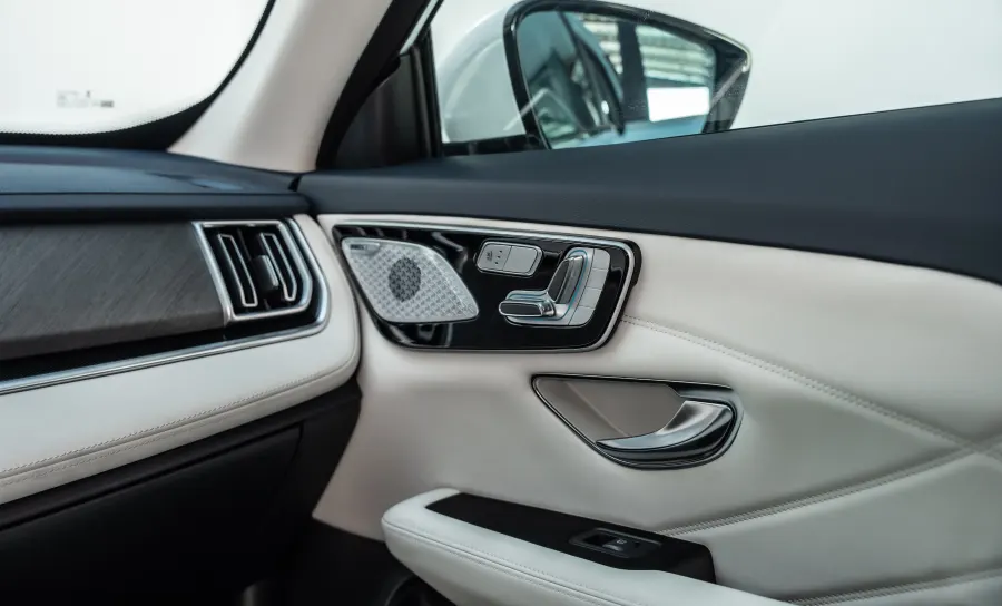 SOUEAST S07 LUXURY - Interior image 2