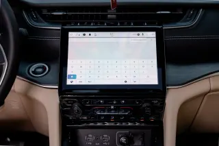 Grand Cherokee limited plus - Interior thumbnail 12