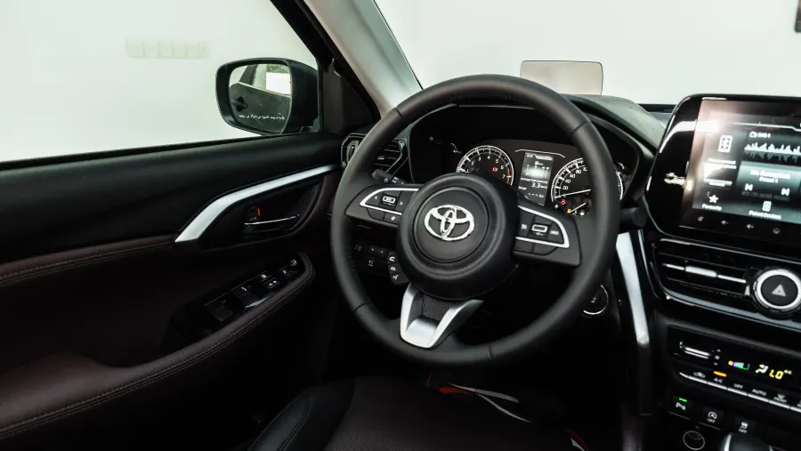 Urban Cruiser GLX - Interior image 5