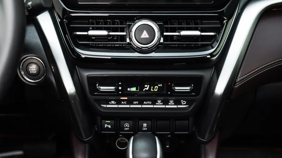 Urban Cruiser GLX - Interior image 8