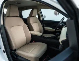 Yaris Y Plus 2026 - Interior thumbnail 1