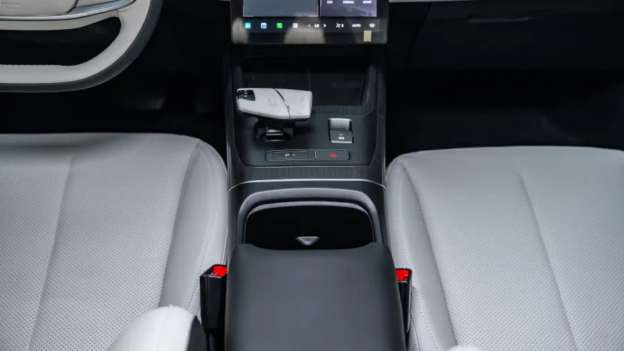 Eado plus smart - Interior image 18