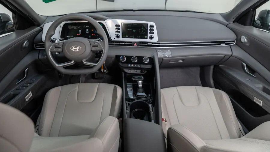 Elantra Smart 2.0 - Interior image 12