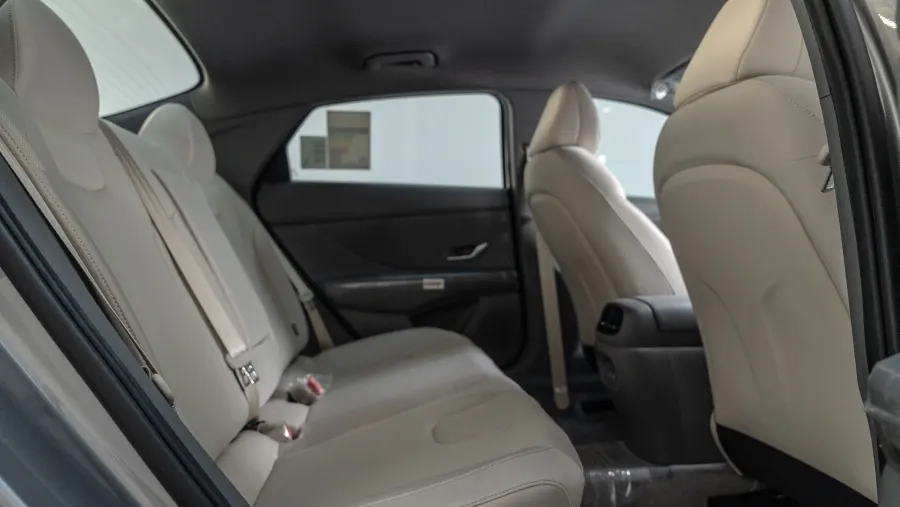Elantra Smart 2.0 - Interior image 13