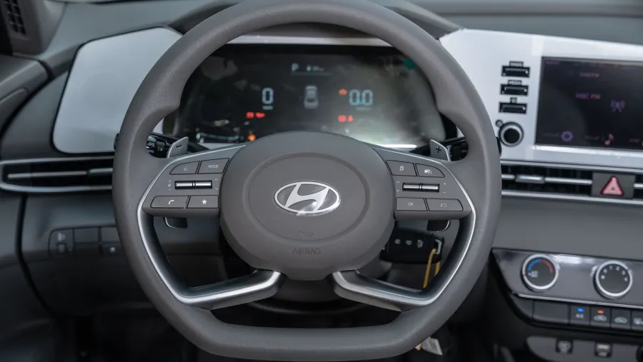 Elantra Smart 2.0 - Interior image 14