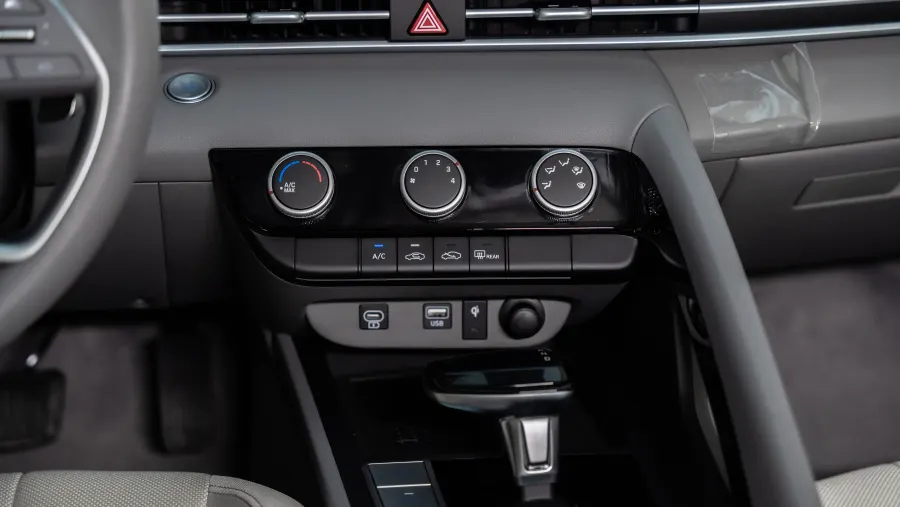 Elantra Smart plus 1.5L - Interior image 7