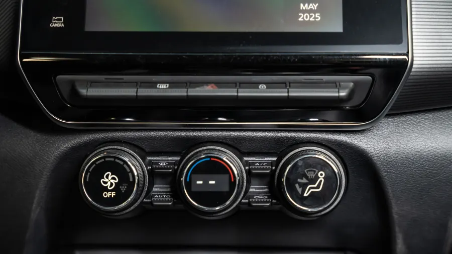 MAGNITE S - Interior image 8