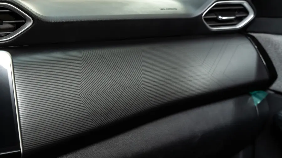 MAGNITE S - Interior image 13