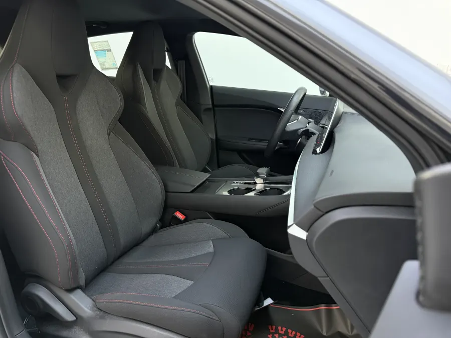 MG 7 - Interior image 2