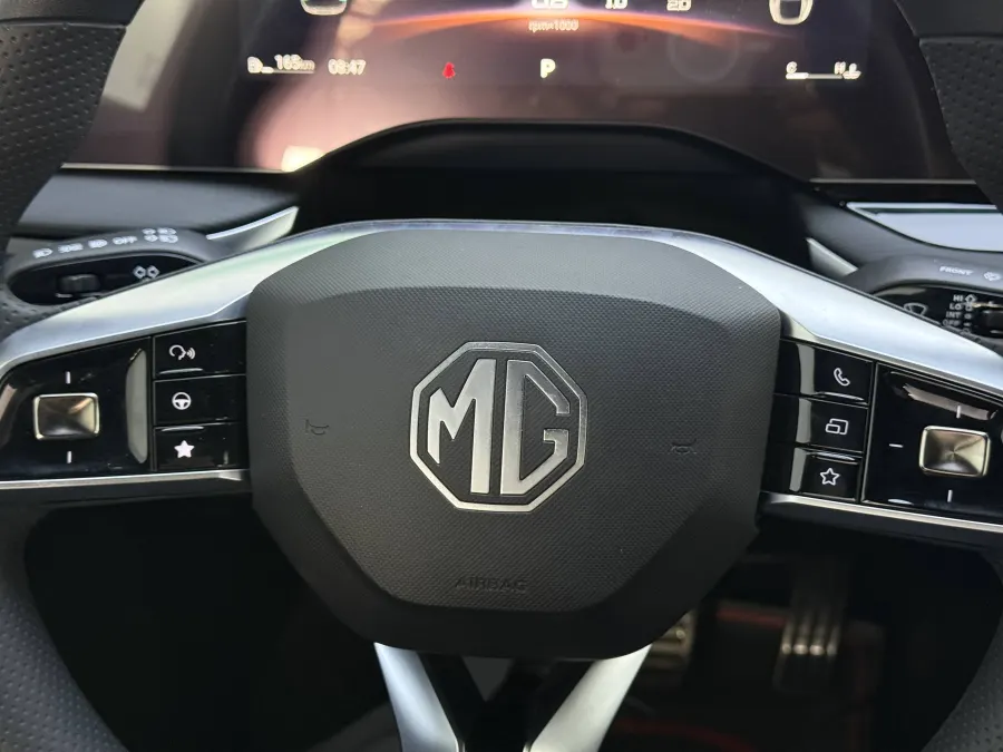 MG 7 - Interior image 8