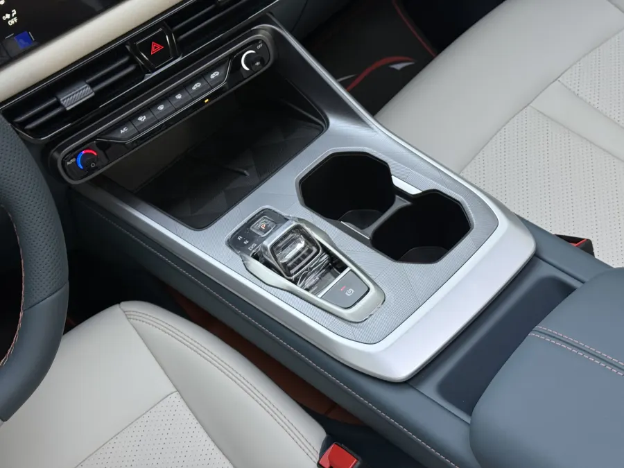 GS3 Emzoom GB - Interior image 7