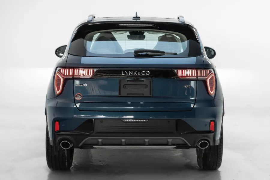 LYNK & CO 01 Louder Pro - lang.Exterior image 3