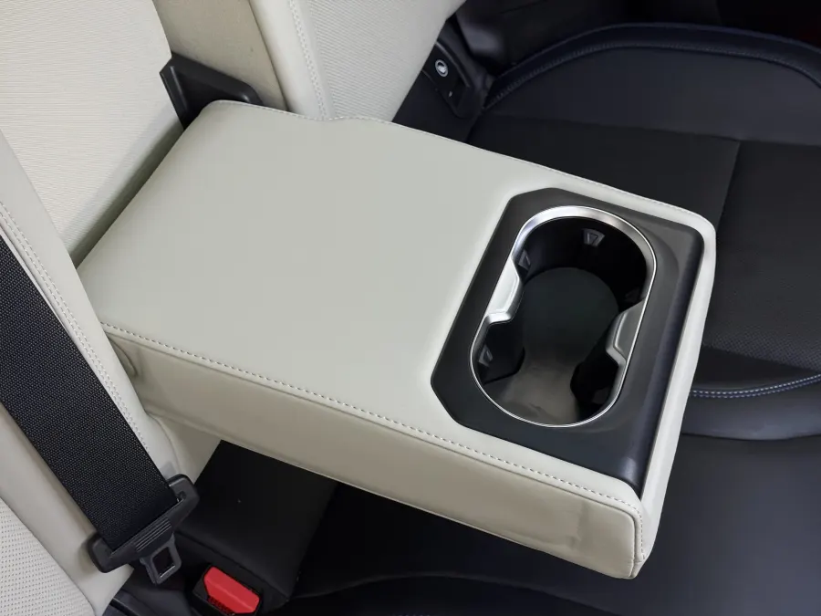 LYNK & CO 01 Louder Pro - Interior image 3