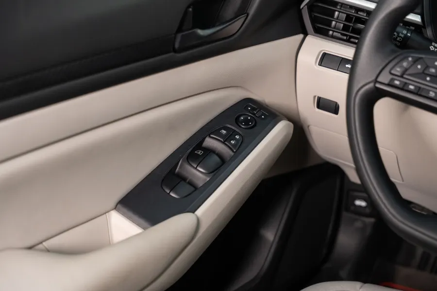 Altima S 2026 - Interior image 10