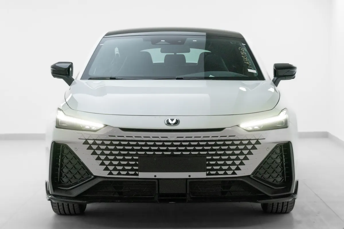Changan UNI V Sport - صورة خارجية 1