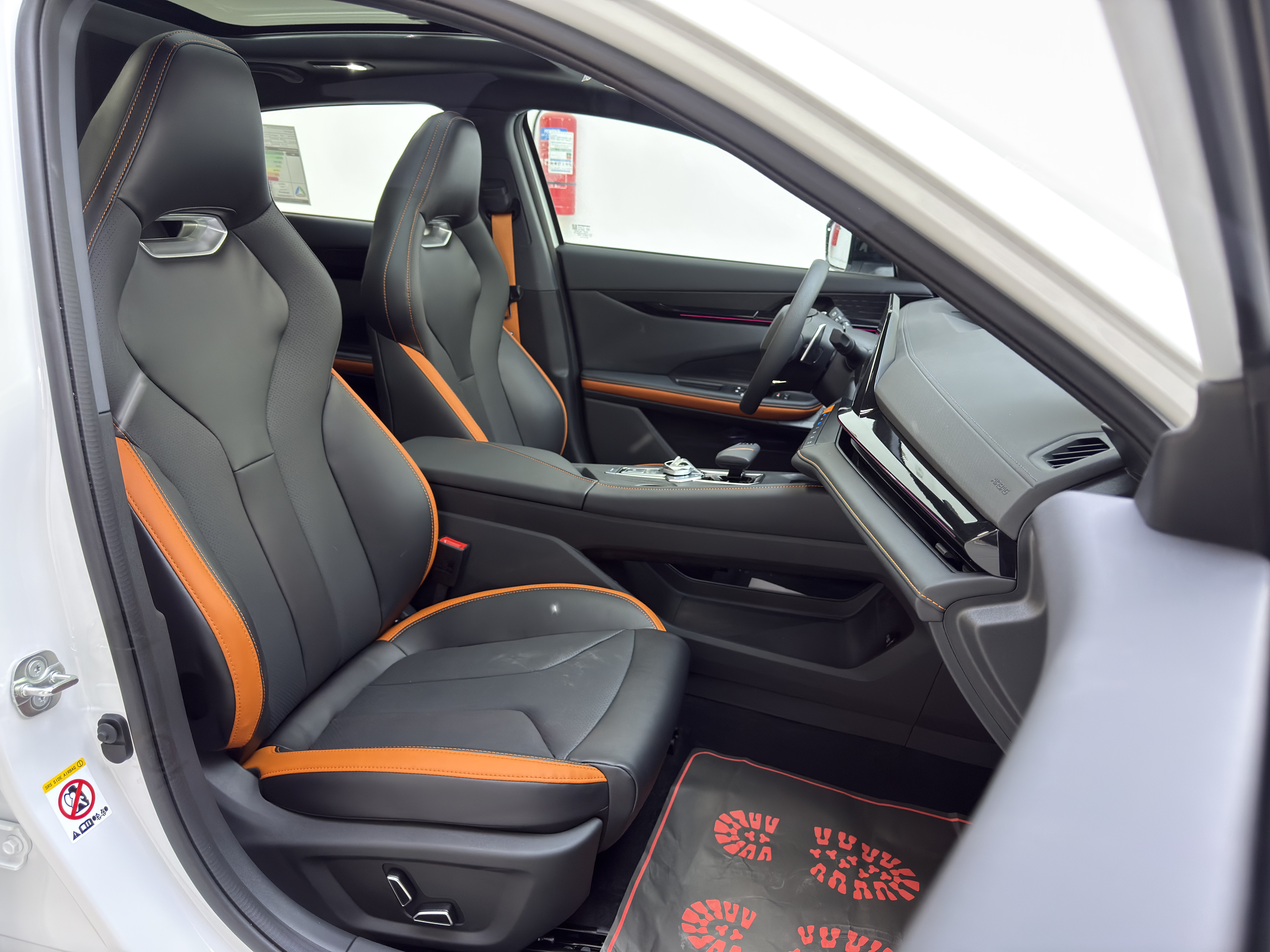 Changan UNI V Sport - Interior image 2