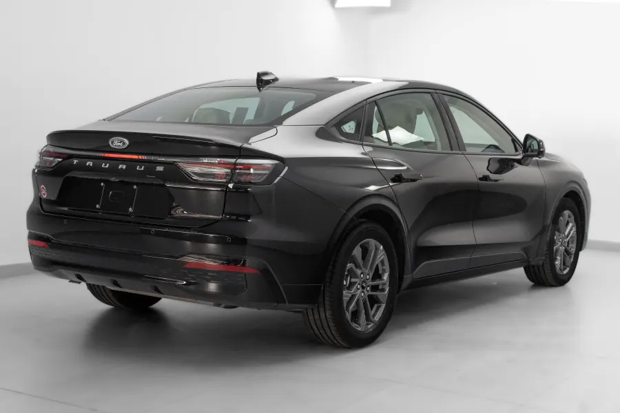 Taurus Trend FACELIFT - lang.Exterior image 3