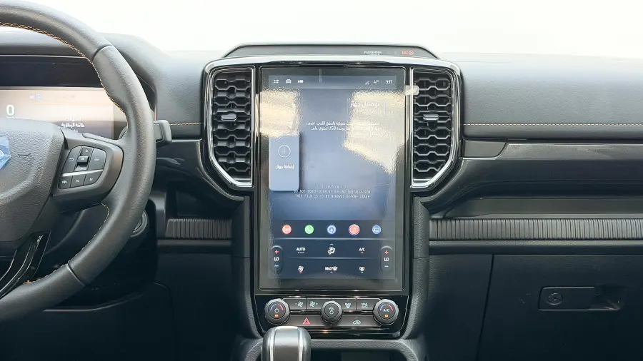 Rnager WILDTRUCK - Interior image 9