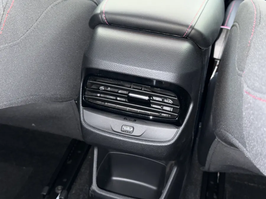 GT Comfort - Interior image 28