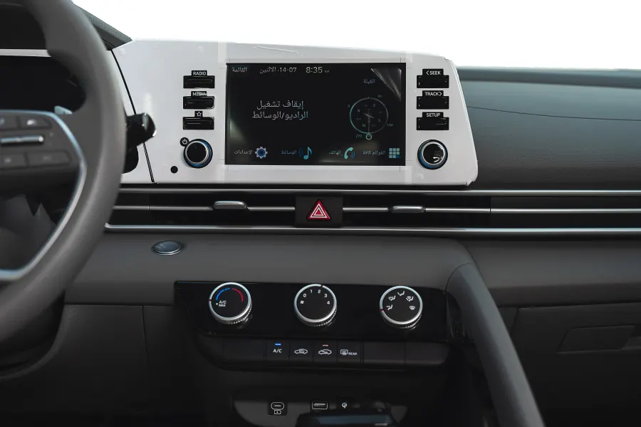 Elanrta Smart Plus 2.0L - Interior image 9
