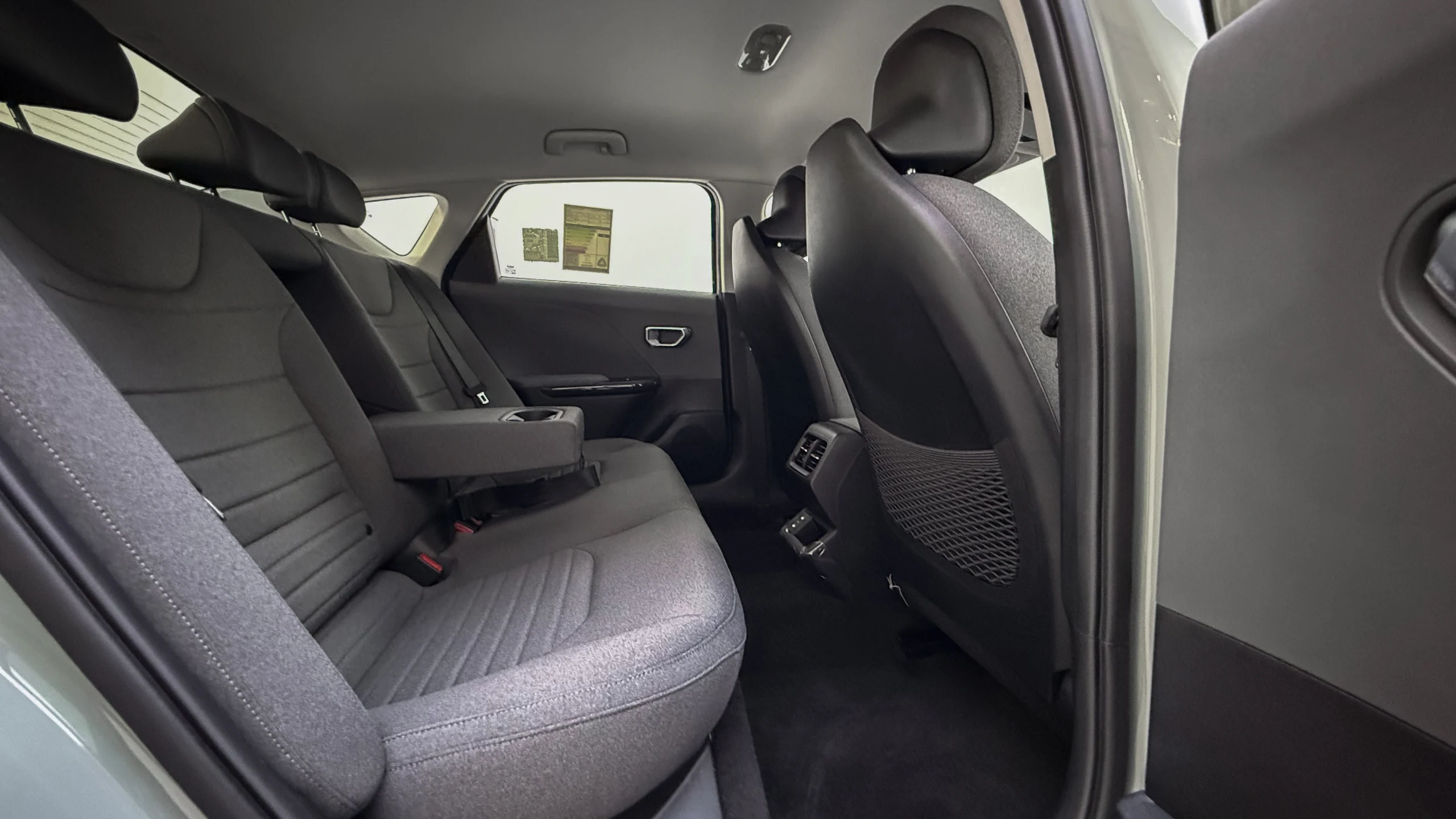 Kia K4 GL Plus 1.6 - Interior image 7