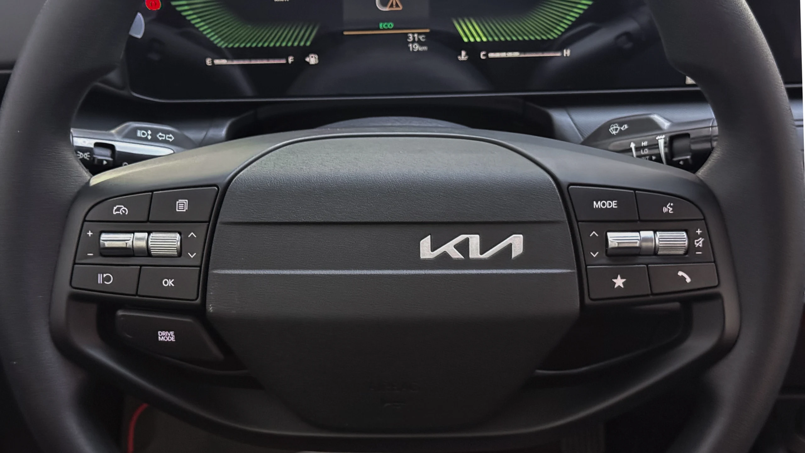 Kia K4 GL Plus 1.6 - Interior image 12