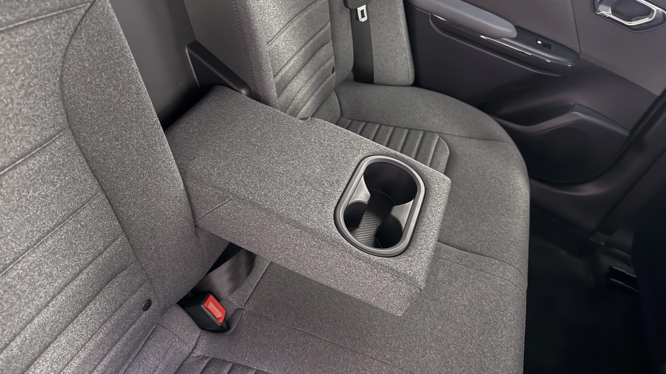 Kia K4 GL Plus 1.6 - Interior image 3