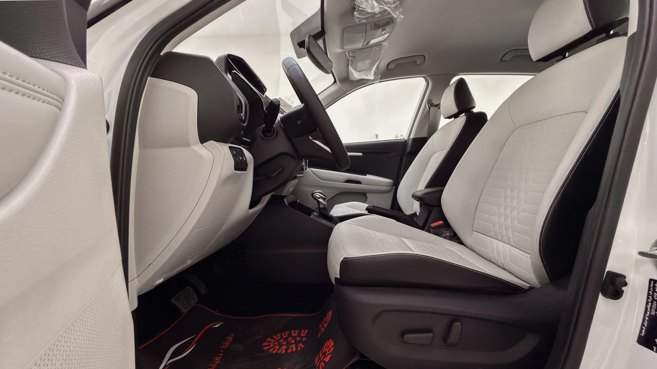Kia Sonet GLS - Interior image 1